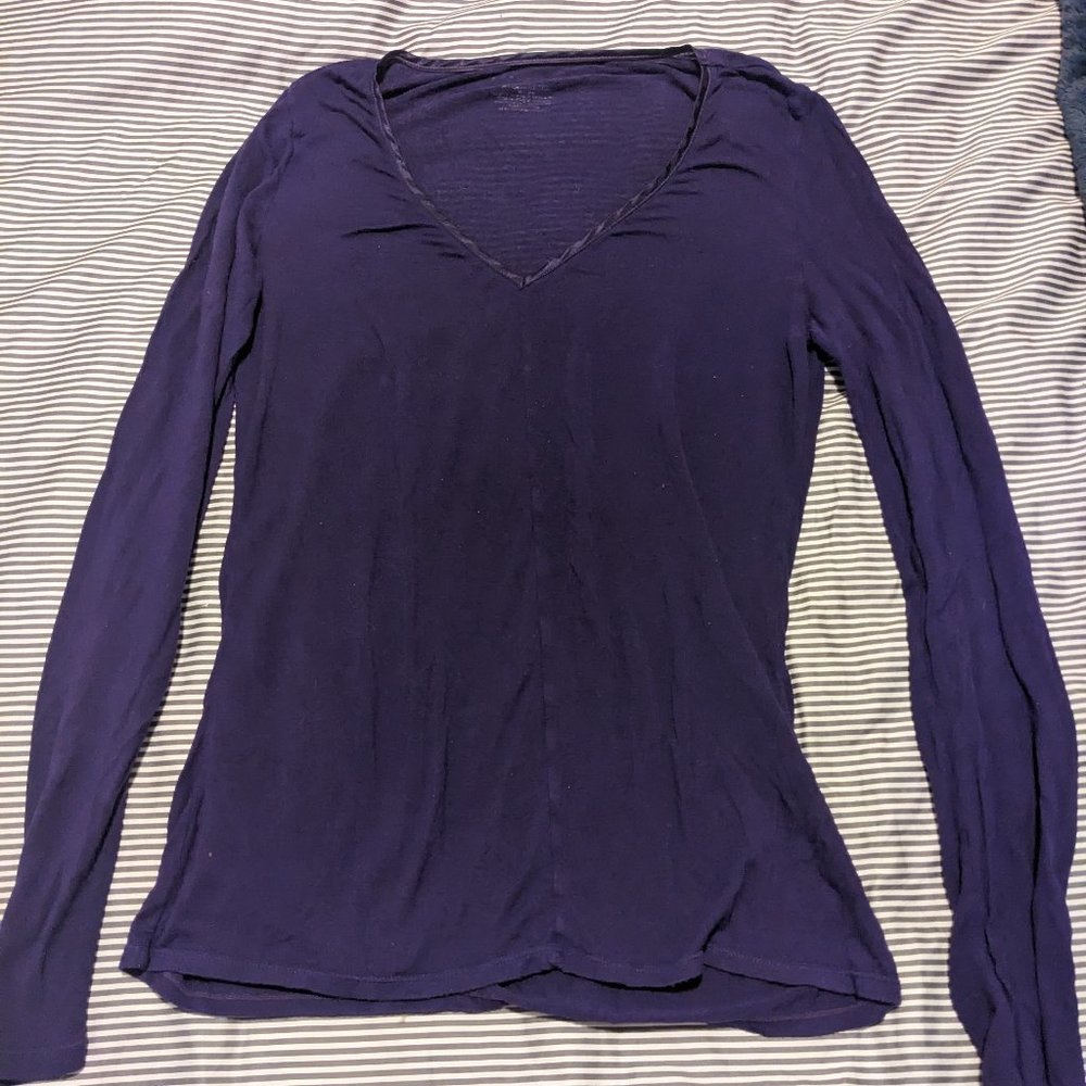 Purple V-Neck Long-Sleeved Shirt